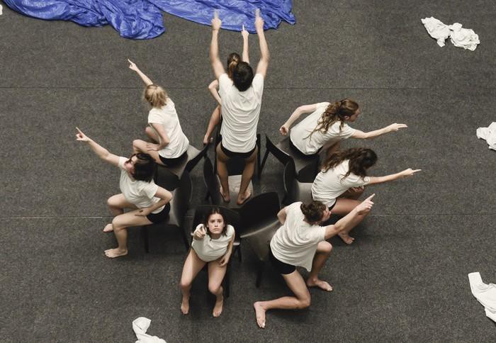 Laboaren kantutegia mugimendu bilakatuta