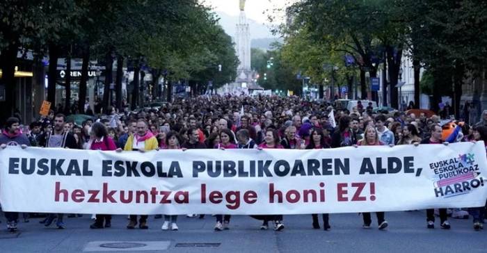 'Euskal Eskola Publikoaz Harro' topaguneak ezetz esan dio hezkuntza lege-proiektu berriari