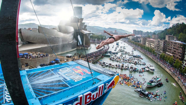 Aldaketak eta trafiko mozketak Red Bull Cliff Diving jauzien ondorioz