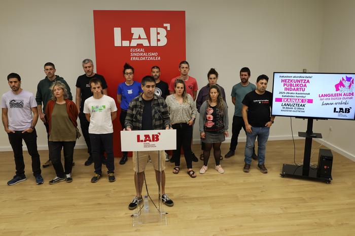 LABek lanuztera deitu ditu EAEko hezkuntza publikoko irakasleak