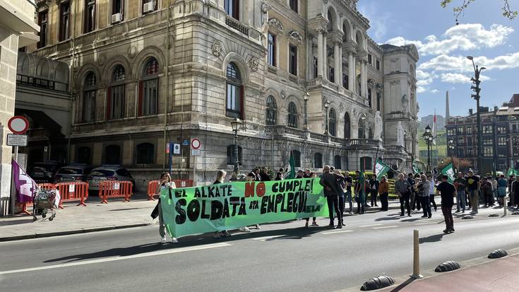 Bilboko udaleko langileen mobilizazioa, erosteko ahalmenaren galera salatzeko