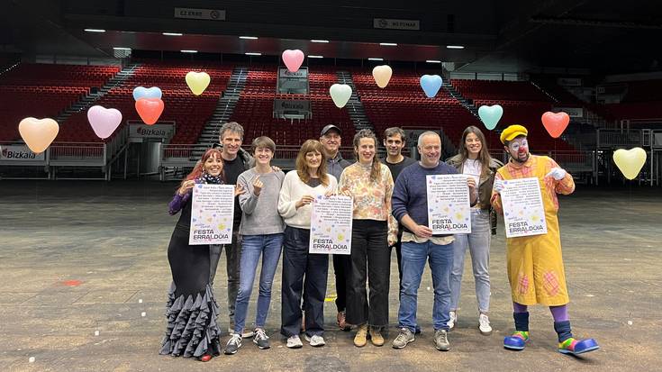 “Maite zaitut!” 20 urtez bihotzetik bihotzera abestu eta gero, festa erraldoia egiteko unea iritsi da