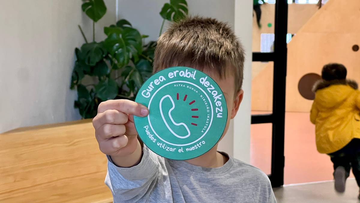 Kirikiño Ikastolak "Geurea erabil dezakezu" ekimena abiarazi du Txurdinagako 65 saltoki baino gehiagorekin elkarlanean