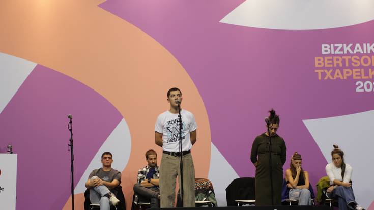 Aitor Bizkarrak irabazi du Bizkaiko Bertsolaritza Txapelketako lehenengo finalaurrekoa