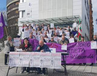 Herri plataformak zaintza sistema publikoaren alde borrokan