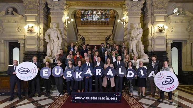 Bizkaiko Foru Aldundiak Euskaraldiarekiko atxikimendua adierazteko hamaikakoa osatu du