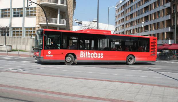 Bilbobusek zerbitzu bereziak eskainiko ditu Athletic-Torino taldeen arteko partida dela eta