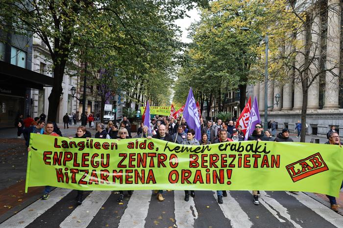 LABek Enplegu Zentro Berezien lehen lan hitzarmena negoziatzeko mahaia deitu du