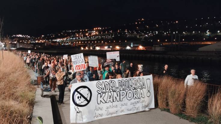 Profersan eta Saderrek hondakinak handitzeko baimena jaso dute isilpean, auzokideen protesten erdian