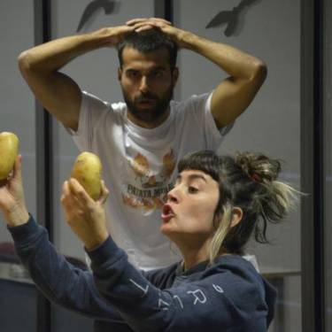 Patata minak antzezlana Ane Gebara eta Aitor Vinagretekin