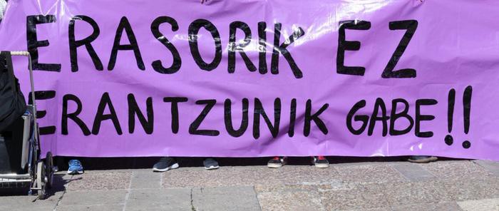 Adingabe bati sexu erasoa egitea egotzita hiru gizon atxilotu dituzte Bilbon