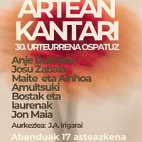 Lagun artean kantari Kafe Antzokian