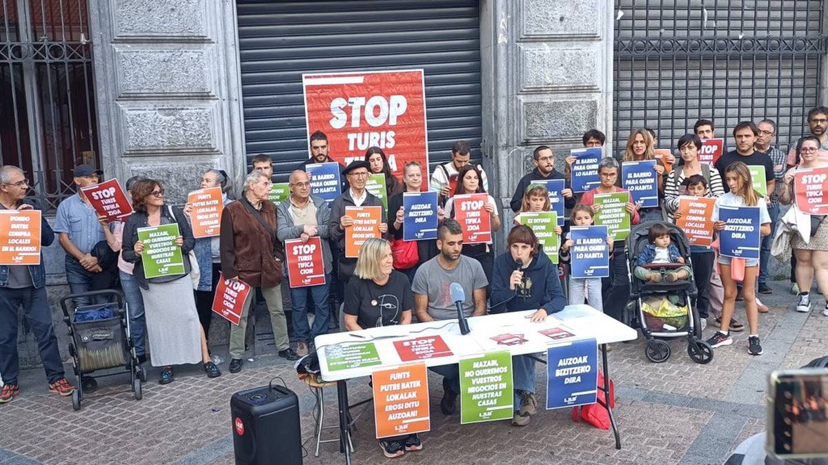 Alde Zaharreko dozenaka bizilagunek auzoan bizitzea gero eta zailagoa dela salatu dute