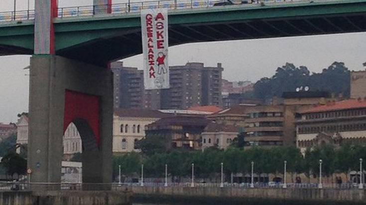 Bilbo mailako manifestazioa egingo dute gaur gazte grebalariei babesa emateko