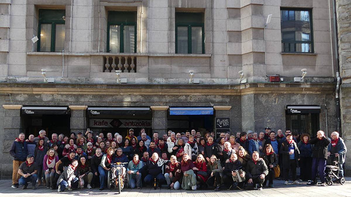 Kafe Antzokiak 30 urte bete ditu