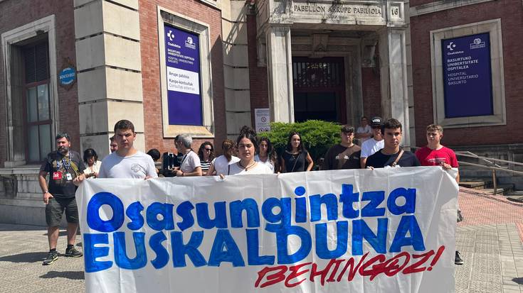 Osasungintza euskaldunaren aldeko manifestuaren aldarriak mahaigaineratu eta mobilizatzeko deia egin dute