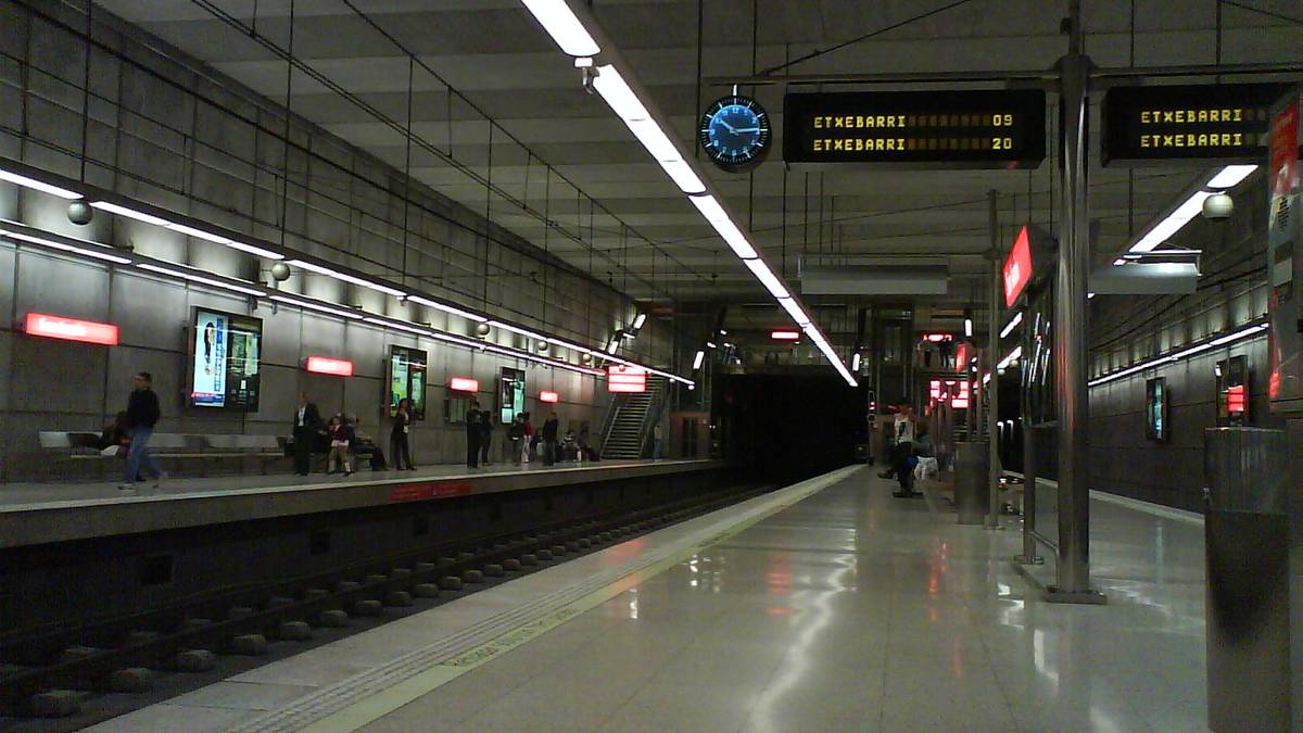 Emakume bat erditu zen atzo San Ignazioko metro-geltokian