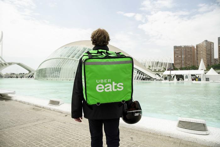 Uber Eats enpresaren etorrerak gaitzespena eragin du