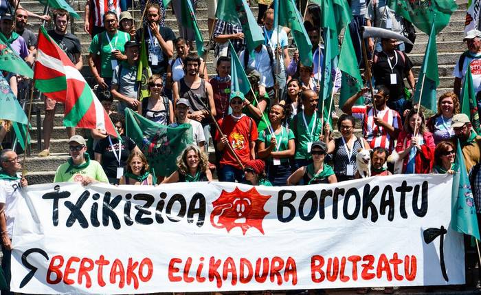 Elikagaien burujabetza aldarrikatzeko manifestazioa egingo du La Via Campesina mugimenduak