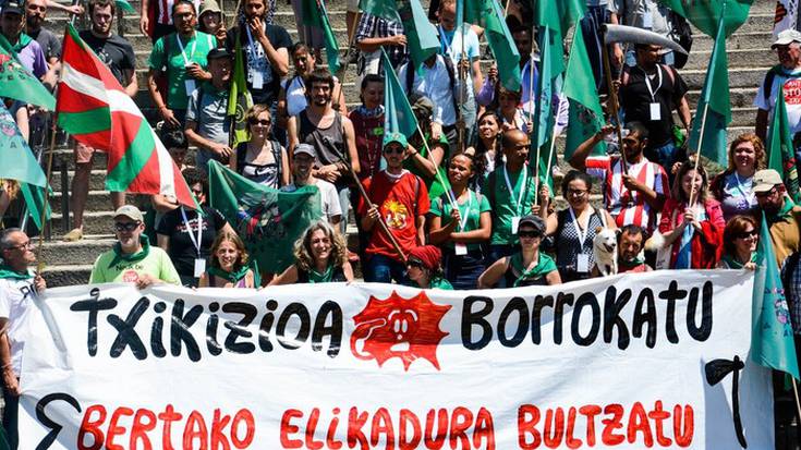 Elikagaien burujabetza aldarrikatzeko manifestazioa egingo du La Via Campesina mugimenduak