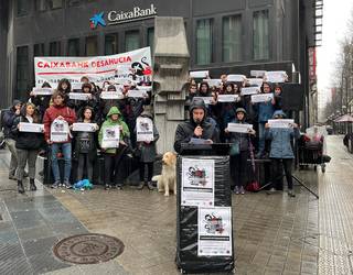 Zurbaranbarriko familia baten etxegabetzea atzeratu dutela jakinarazi dute hainbat eragilek