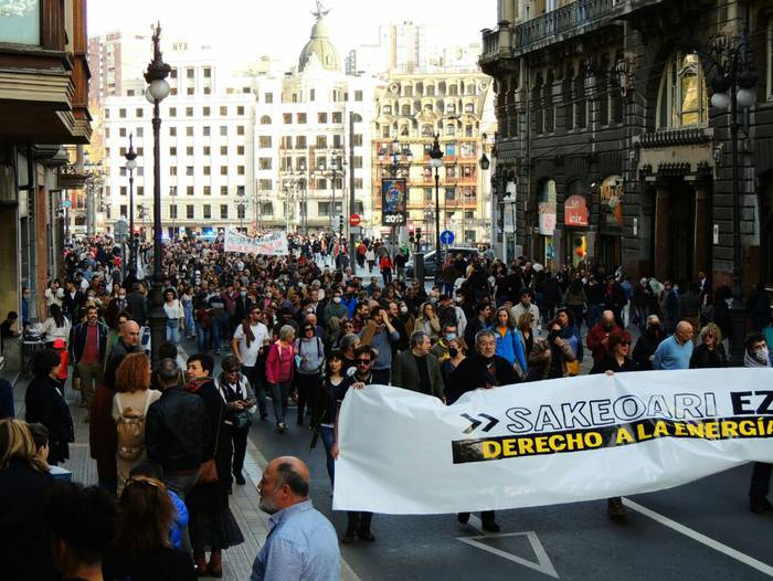 Argindarraren eta bestelako zerbitzu eta produktuen igoeren kontrako manifestazioa