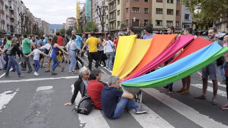 "Lanek ez dituzte gaur egun plazak dituen arazo nagusiak konpontzen"