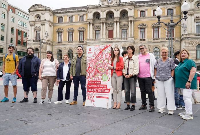 Bilboko herritarrek euskaltegietan matrikulea egitea gura dau Bilboko Udalak